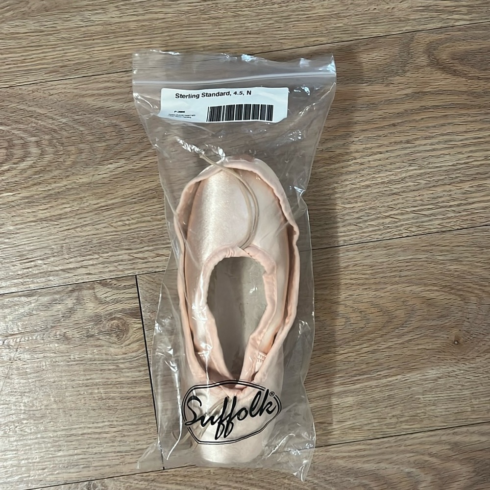 Suffolk Sterling Pointe Shoes